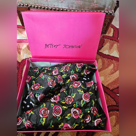 Betsey Johnson Polkadot Pumps - Picture 10 of 12